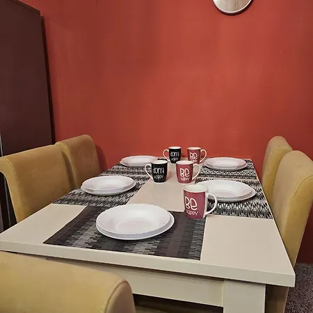 Juli's アパート ティラナ