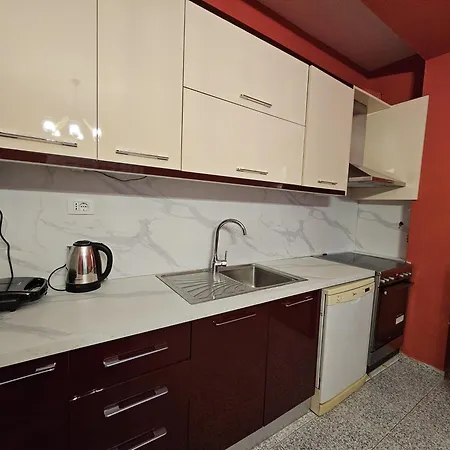 Juli's Tirana